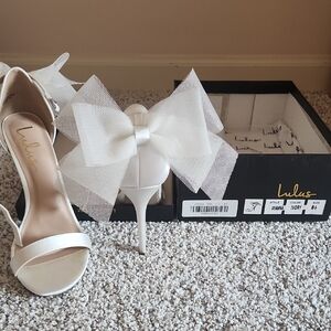 Lulu's Cream Bow Accent Heels